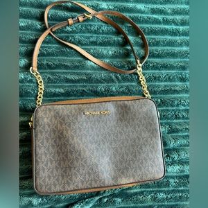 Michael Kors Crossbody